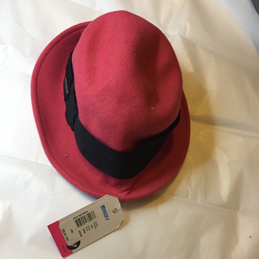 New with tags Wool felted hat by Roxy One Size